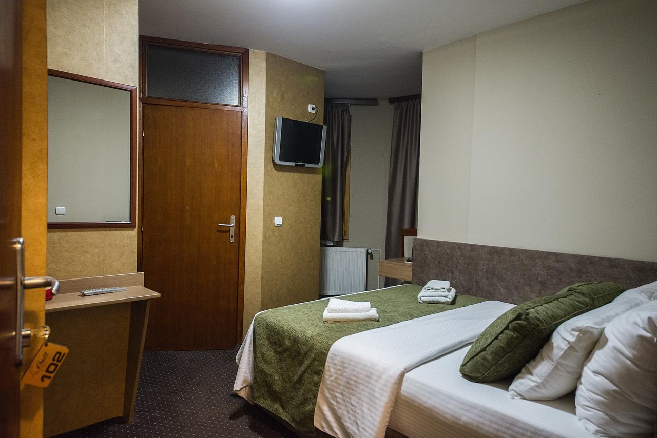Hotel Bell Leskovac  Esterno foto