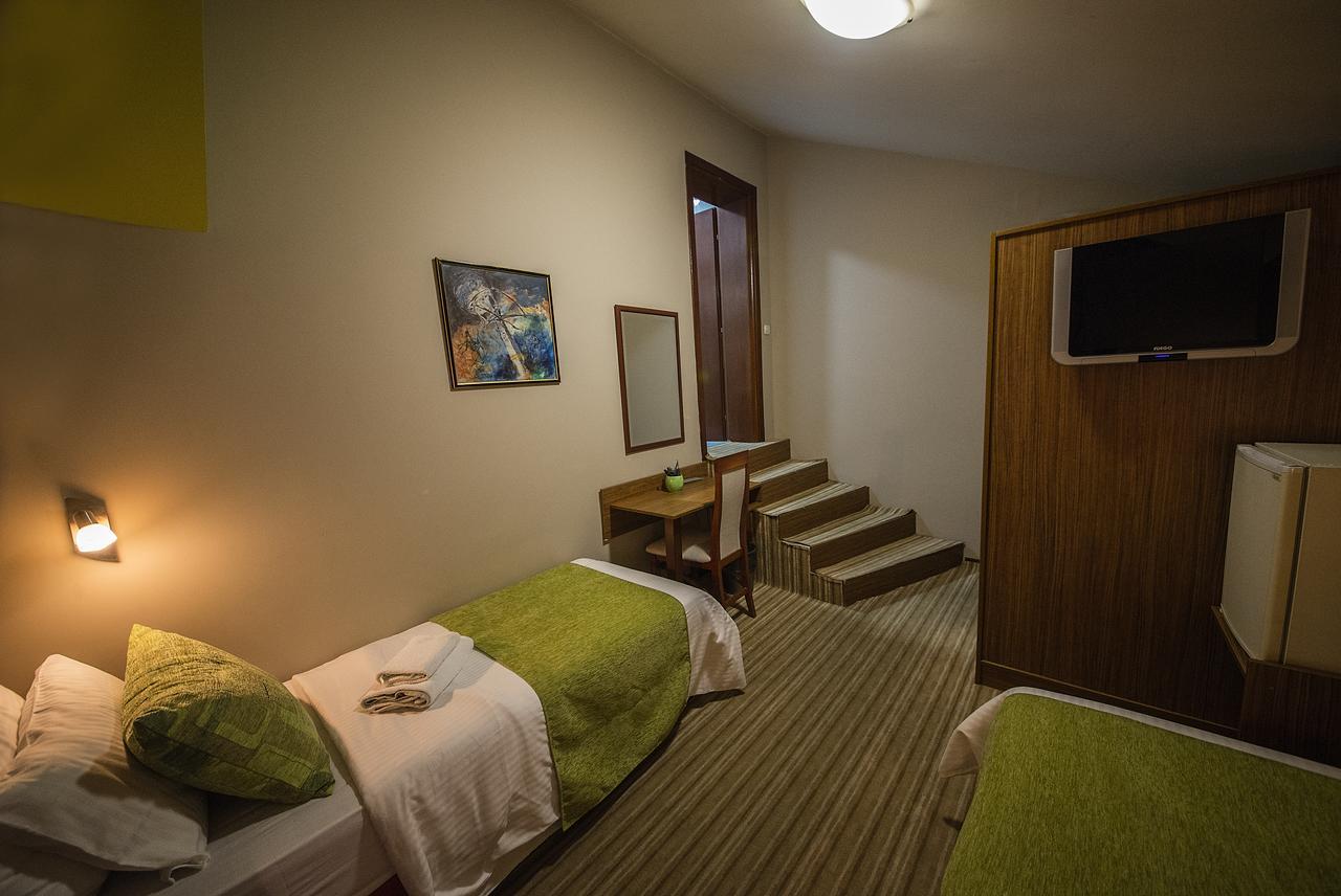 Hotel Bell Leskovac  Esterno foto