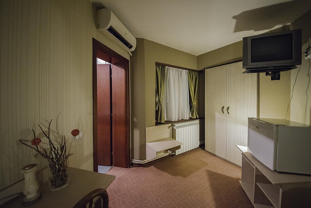 Hotel Bell Leskovac  Esterno foto